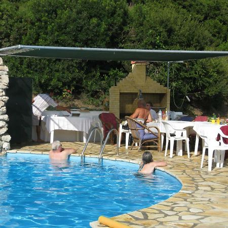 Angela Apartments Pool Gardens And Sea Views Agios Stefanos Avliotes  Eksteriør billede