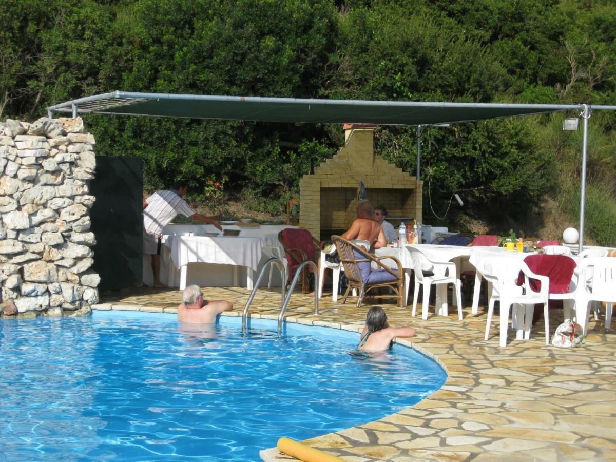 Angela Apartments Pool Gardens And Sea Views Agios Stefanos Avliotes  Eksteriør billede