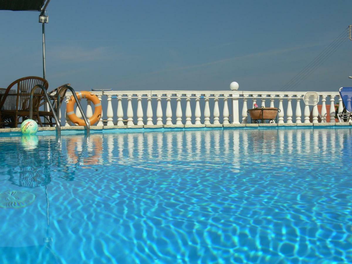 Angela Apartments Pool Gardens And Sea Views Agios Stefanos Avliotes  Eksteriør billede